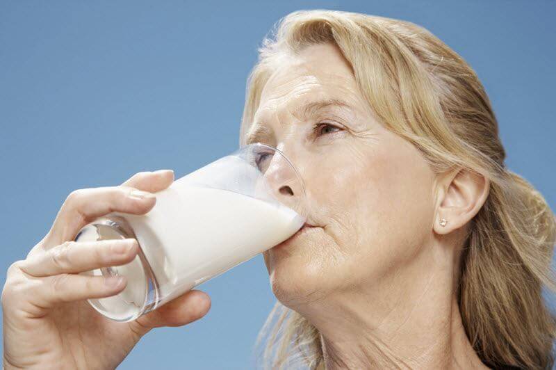 Sữa là thực phẩm hàng đầu giúp phòng tránh chứng loãng xương